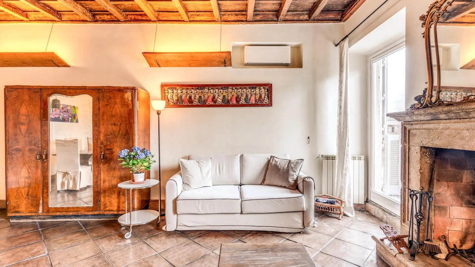 Flat With Lovely Views Near Piazza Navona Rome Apartment