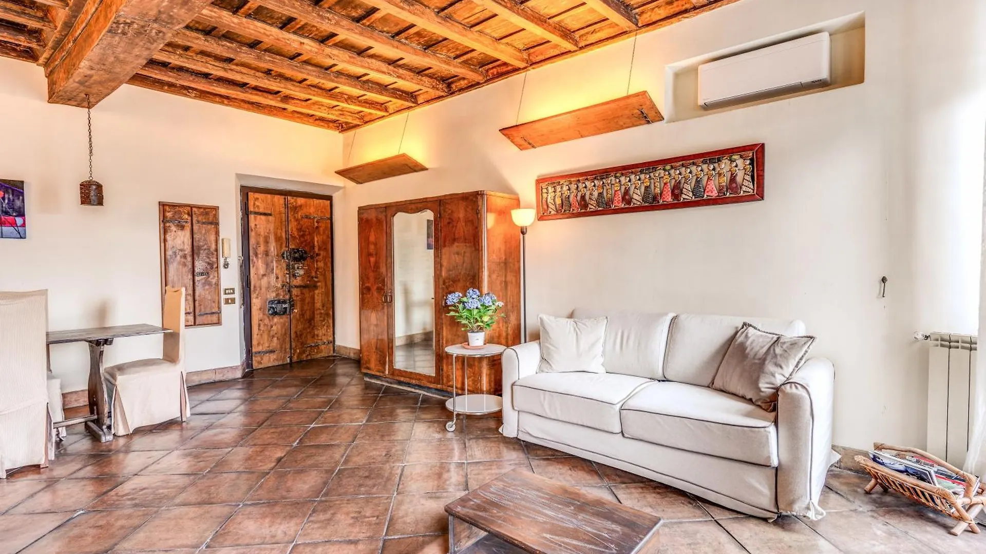 Flat With Lovely Views Near Piazza Navona Rome Apartment