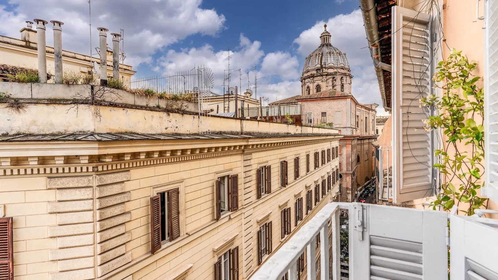 Flat With Lovely Views Near Piazza Navona Rome