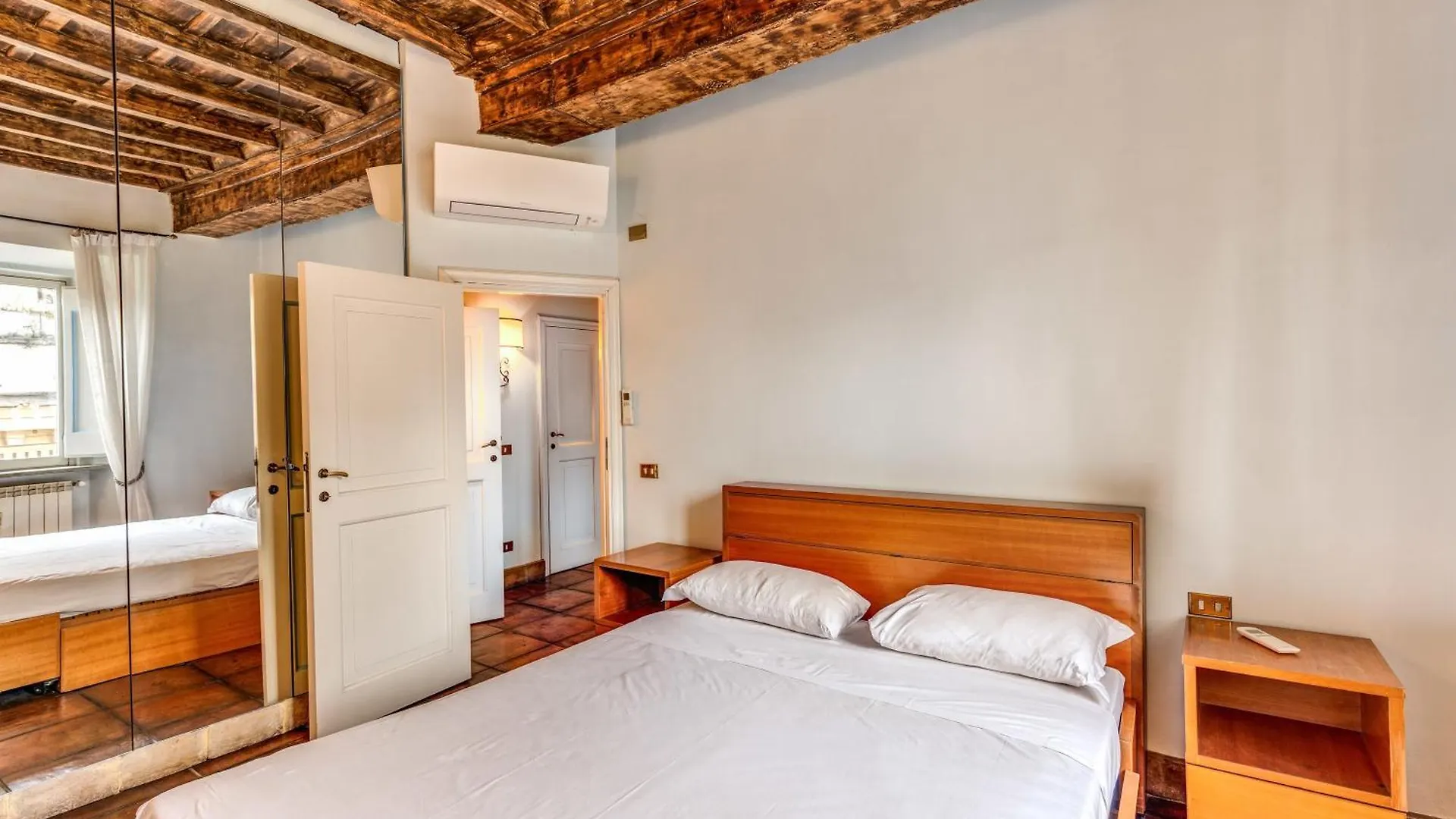 Flat With Lovely Views Near Piazza Navona Rome